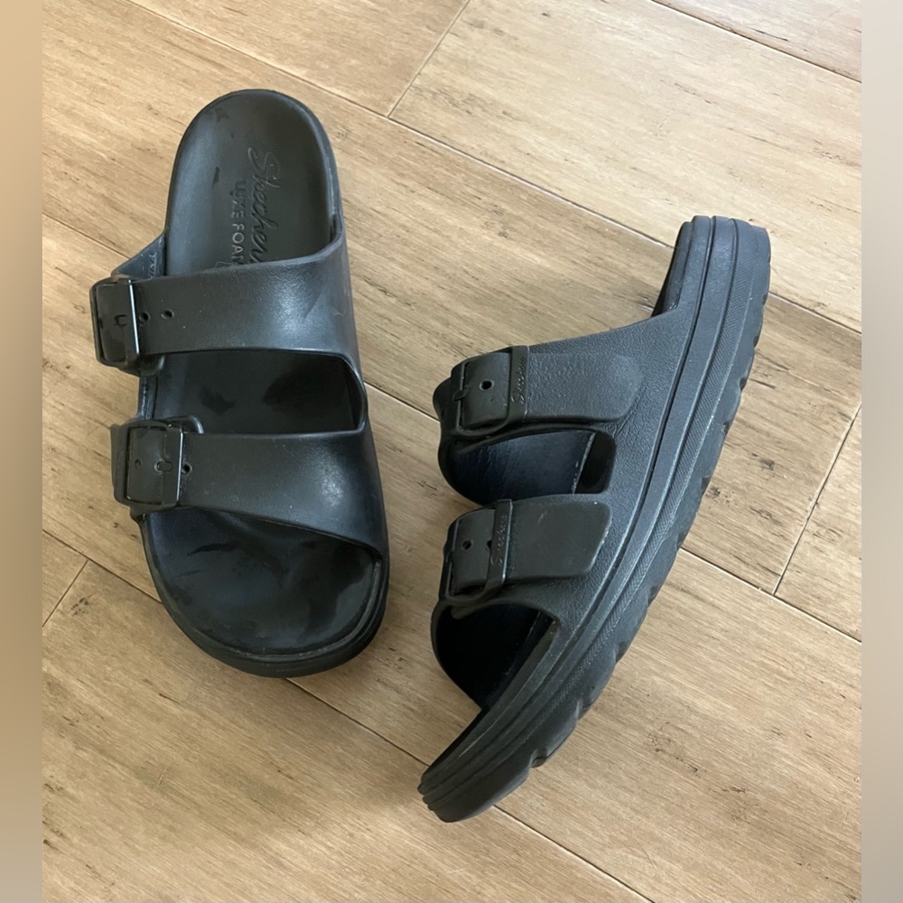 Skechers Women  Black 2 Strap Buckle Slide Sandal Size 9